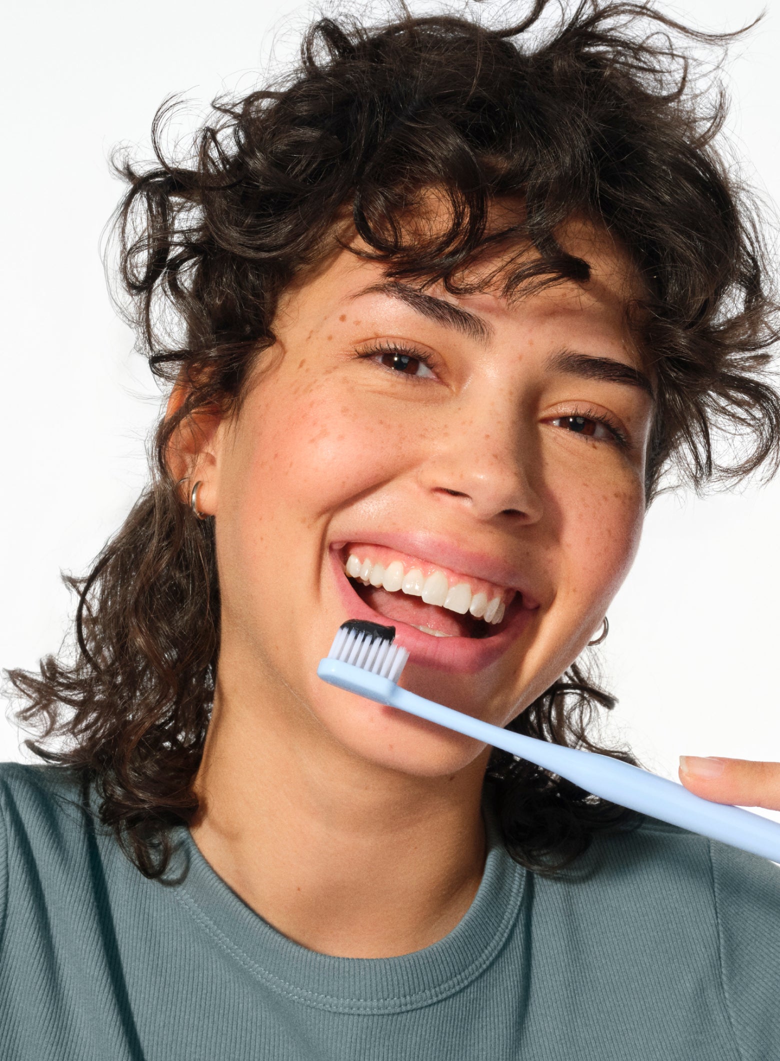 Whiten, clean, freshen